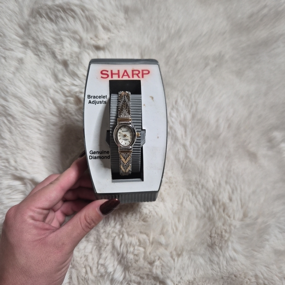 Womens Vintage Sharp Watch Deadstock Diamond Silver Tone Gold Tone Classic Quiet